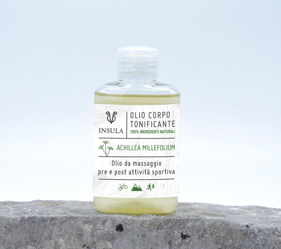 Olio da massaggio con il 100% di ingredienti naturali, indicato prima e dopo l’attività sportiva. Contiene estratto di achillea millefolium, dalle proprietà tonificanti, e olio essenziale di alloro, utile in caso di dolori muscolari e articolari e per favorire il rilassamento. Flacone in pet da 100ml